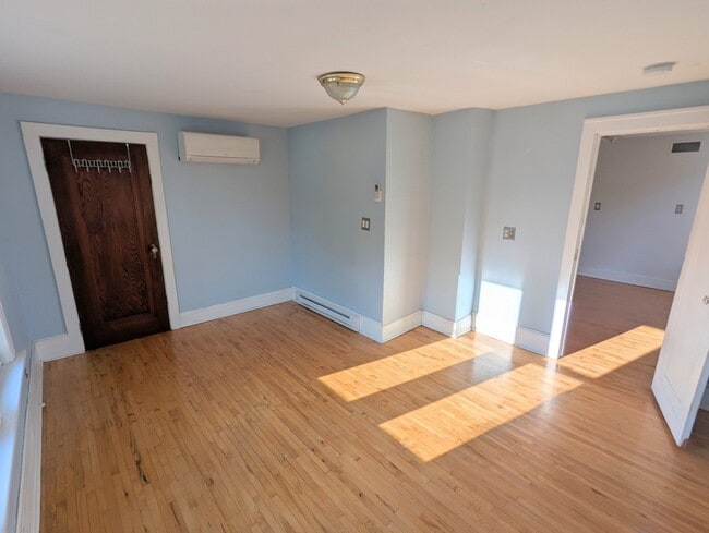 Foto del edificio - 423 Fillmore St NE