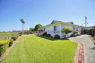 Building Photo - 309 Montego Key