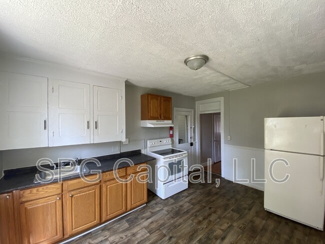 Building Photo - 324 N Franklin St