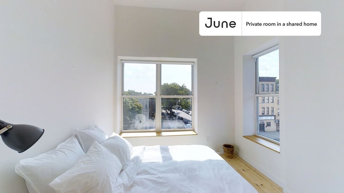 Primary Photo - Private bedroom in 5 bed/2 bath Home
