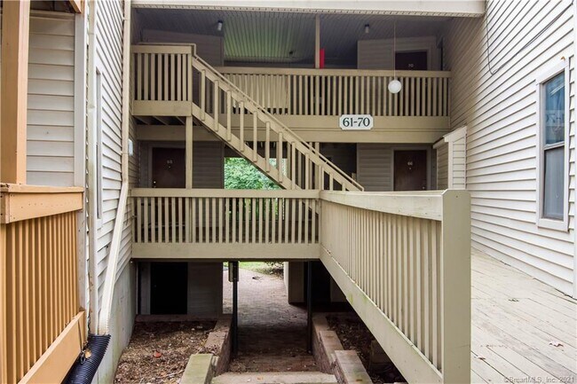 Foto del edificio - 61 Woodland Dr