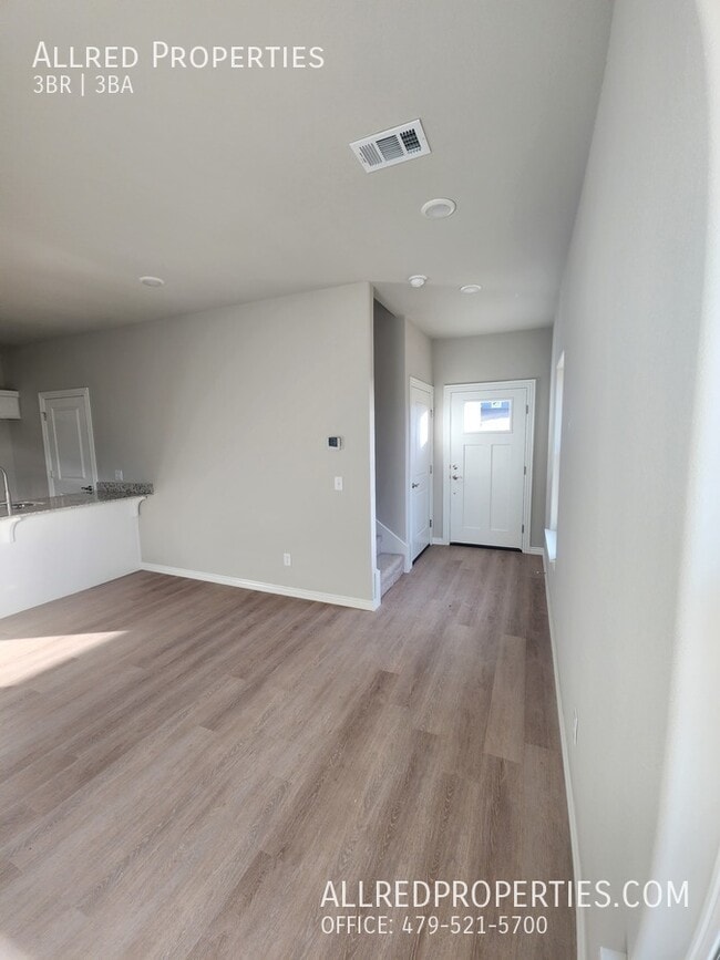Building Photo - 1608 Casuarina Dr