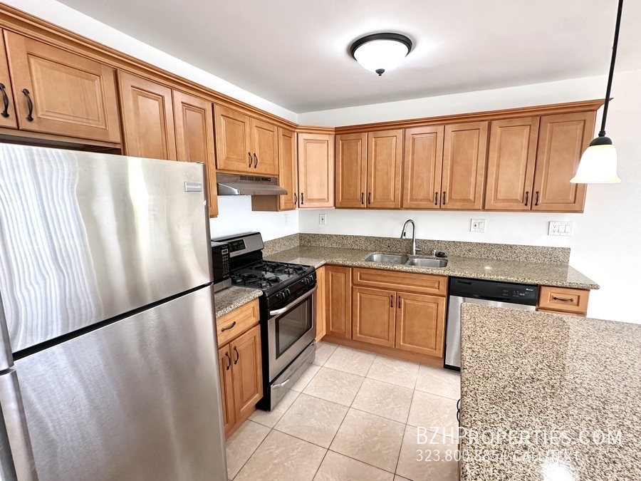 Foto principal - Updated Bright 1Bedroom 1Bathroom In Prime...