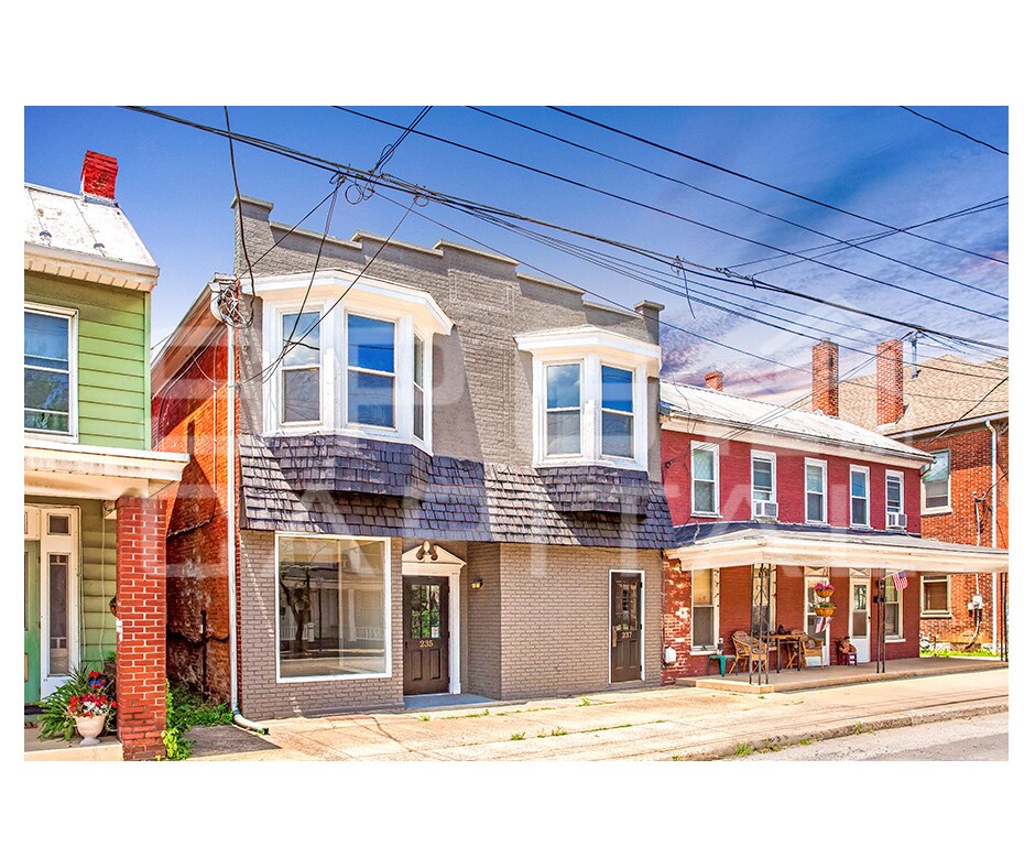 Foto principal - 225-237 E King St