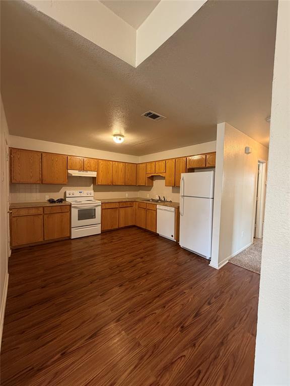 Foto del edificio - 503 Manhattan Dr