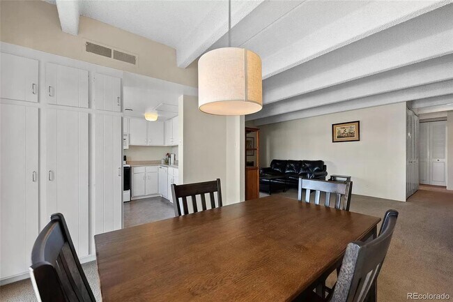 Comedor - 1888 S Jackson St
