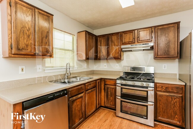 Foto del edificio - 1717 Bertram Ln SW