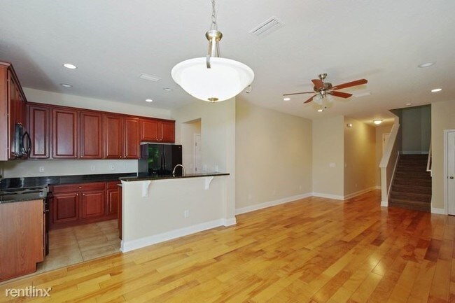 Building Photo - 3 br, 2.5 bath House - 681 Mount Olympus Blvd