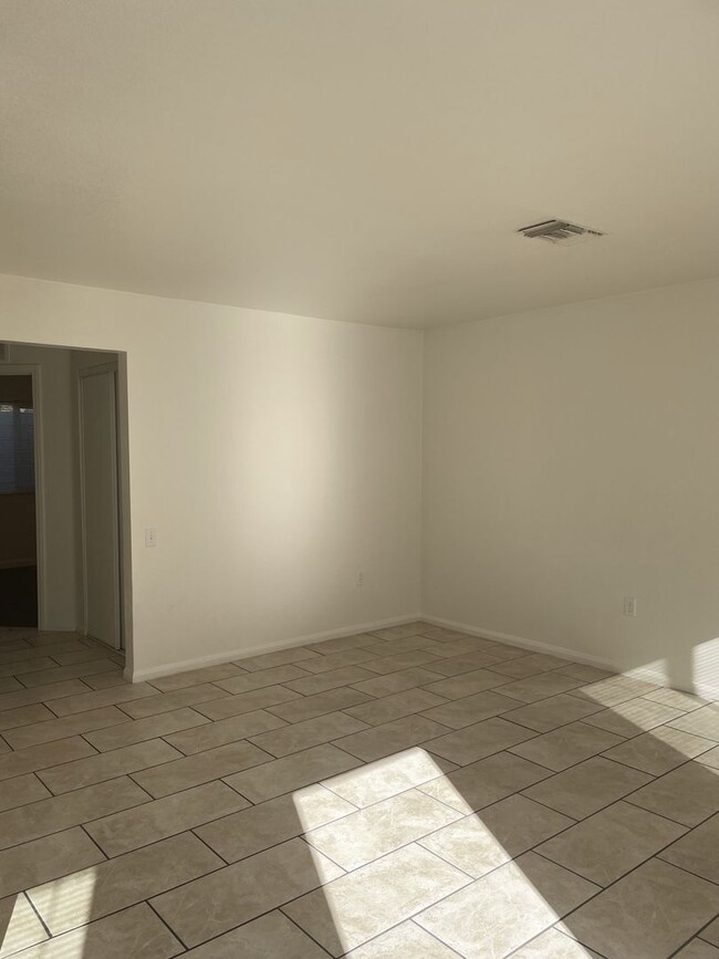 Foto del edificio - 2545 Belmont St