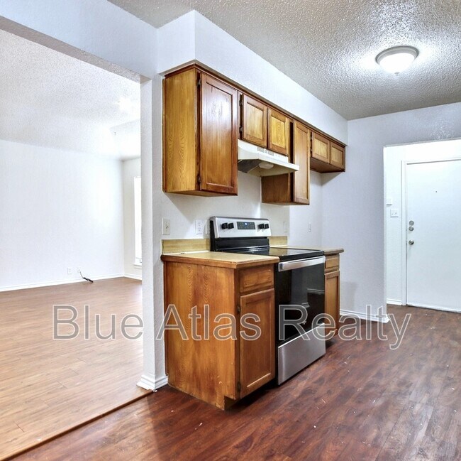 Foto del edificio - 6859 S Creek Dr