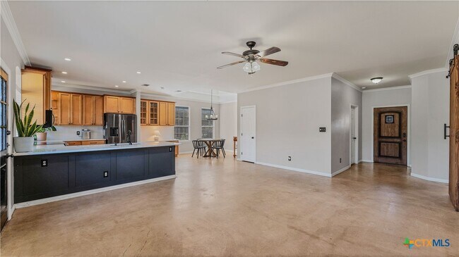 Foto del edificio - 323 Granite Rd
