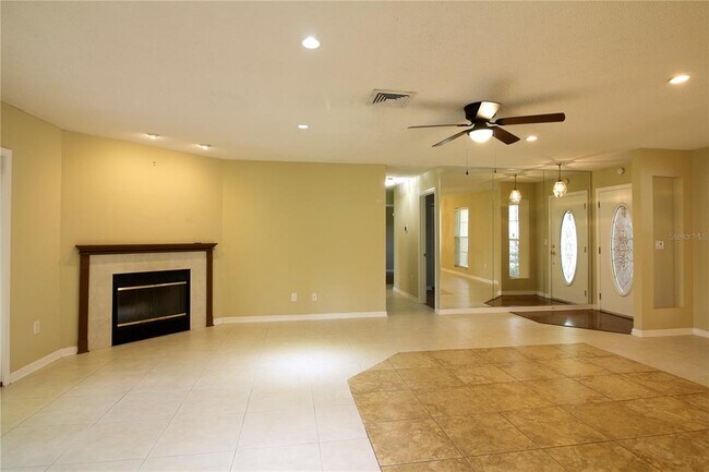 Foto del edificio - 1311 Glenview Ln