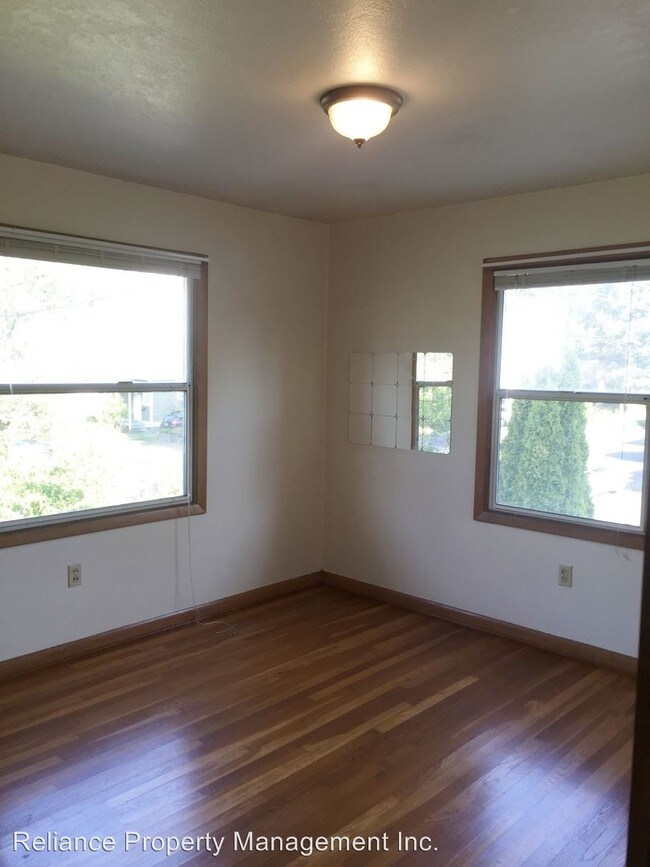 Foto del edificio - 328 NE 52nd Ave