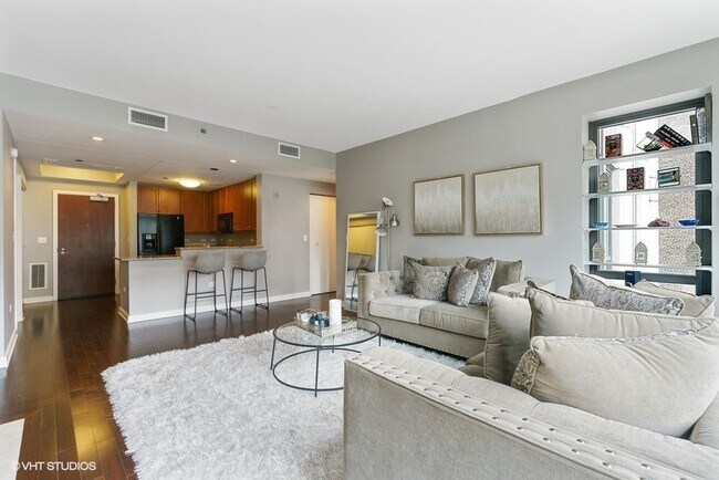 Building Photo - 130 N Garland Ct