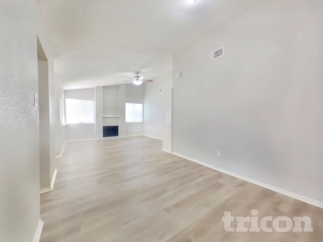 Building Photo - 6329 Porterway Dr