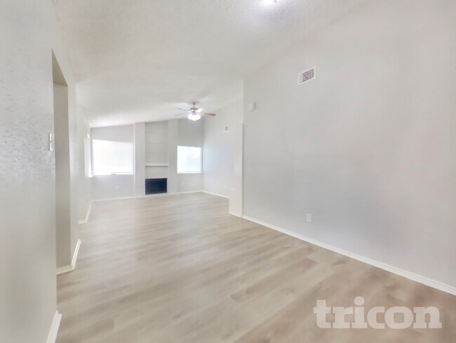 Foto del edificio - 6329 Porterway Dr