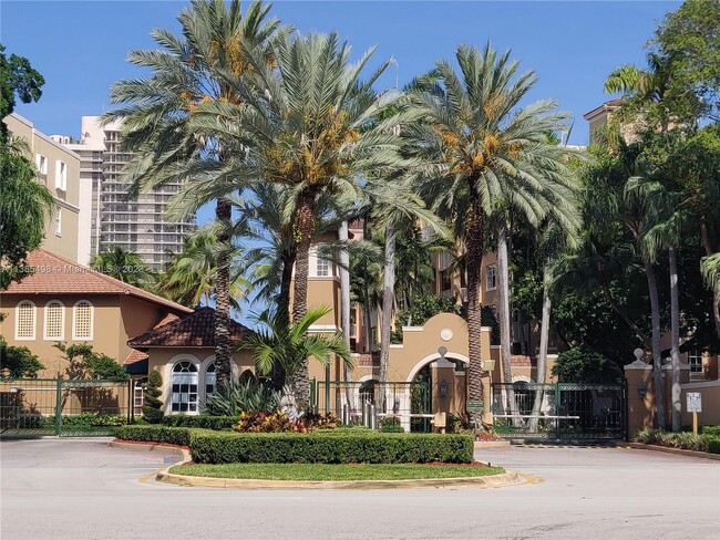 Building Photo - 19999 E Country Club Dr