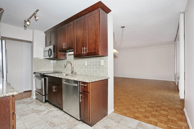 Foto del edificio - 300 Winston Dr