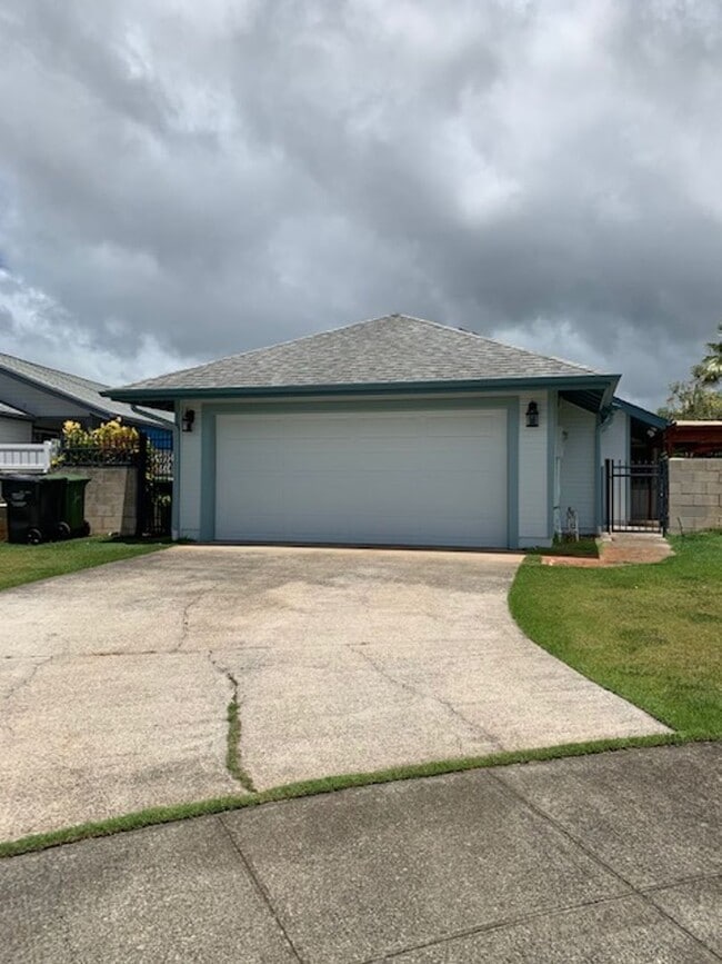 Mililani Mauka 3 bedroom 2 bath charming 1 level home - Mililani Mauka 3 bedroom 2 bath charming 1 level home