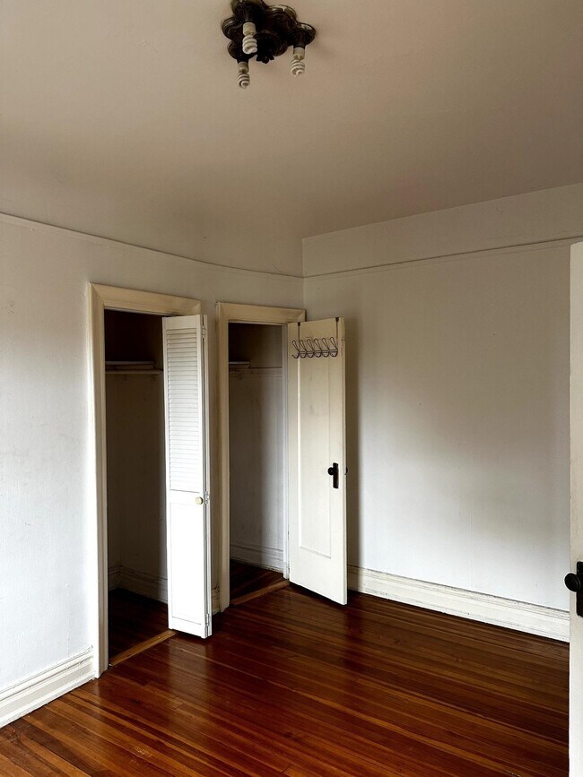 Building Photo - 206 Jewett Ave
