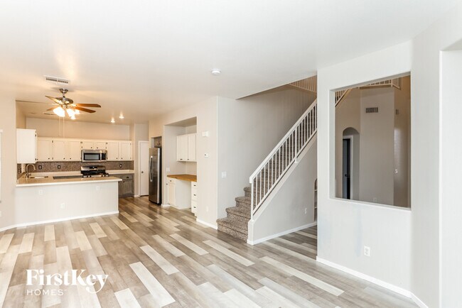 Building Photo - 812 New Season Ct