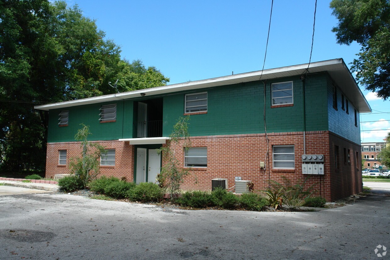 220 W Howry Ave, Deland, FL 32720 Apartments in Deland, FL