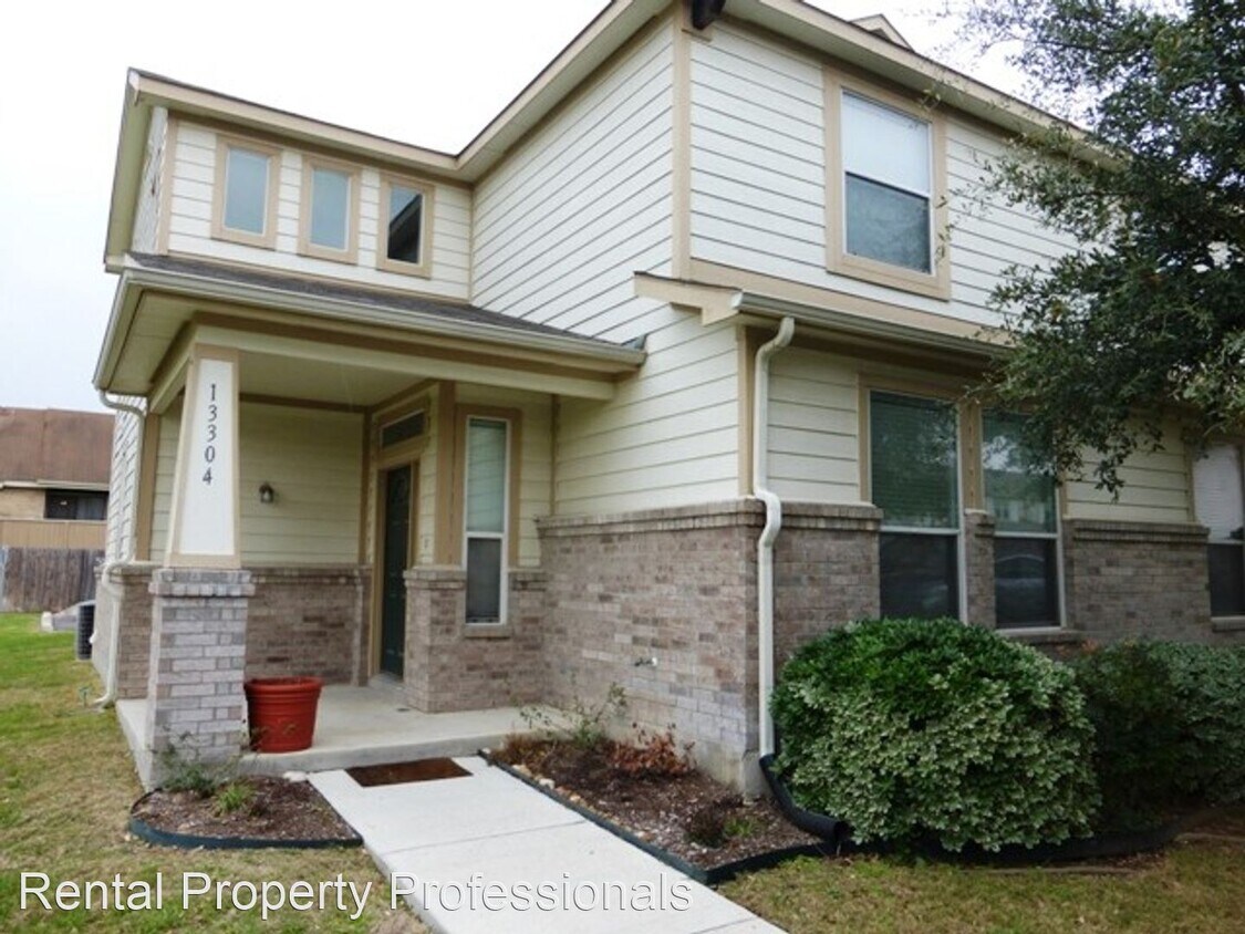 2 br, 2.5 bath House 13304 Bristow Dawn House Rental in San Antonio