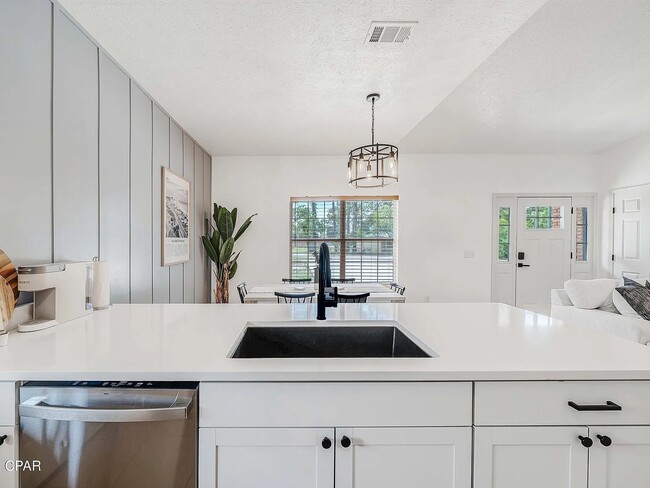 Building Photo - 6219 Poinciana Dr