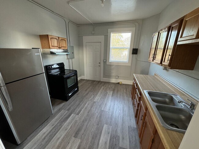 Foto del edificio - 2 Bedroom Apartment - 1510 1/2 Harrison Street