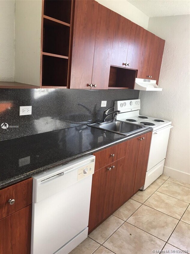 Foto del edificio - 458 SW 10th St