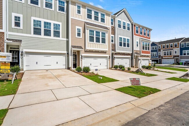 Photo - 2804 Austin Fls Sta Townhome