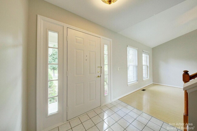Building Photo - 3127 Dunwoodie Rd