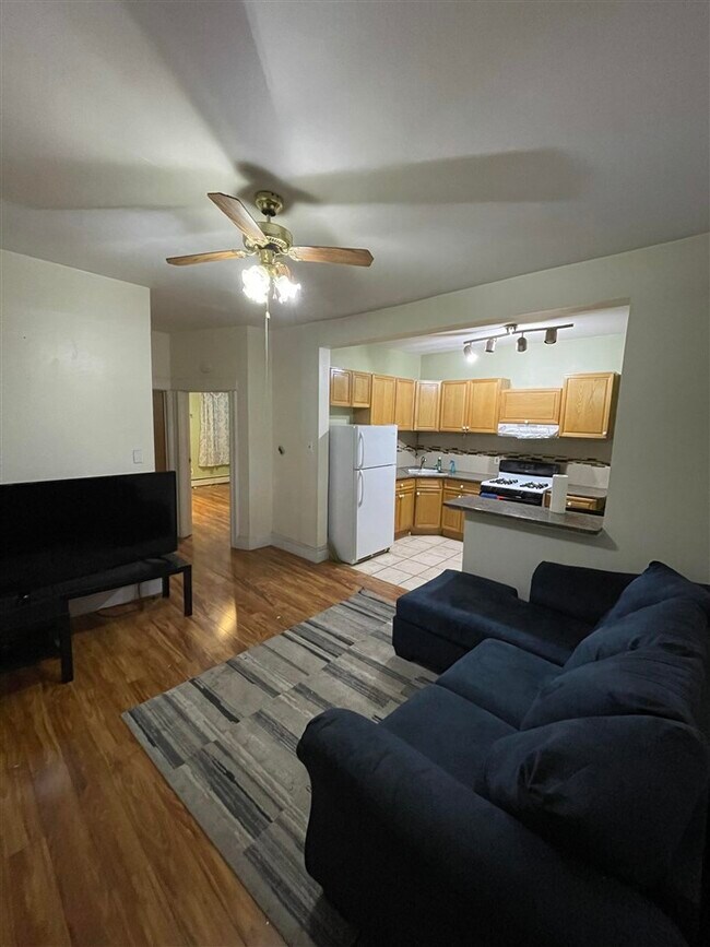 Foto del edificio - 389 Summit Ave