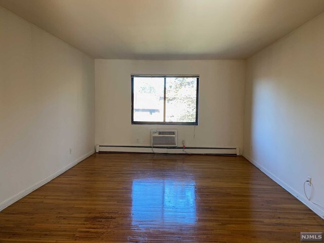 Foto principal - 107 Bellgrove Dr
