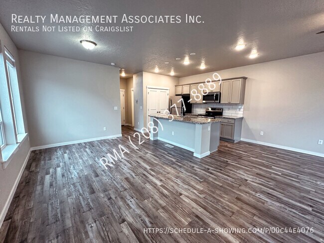 Building Photo - Newer 3 Bedroom Townhome in West Meridian