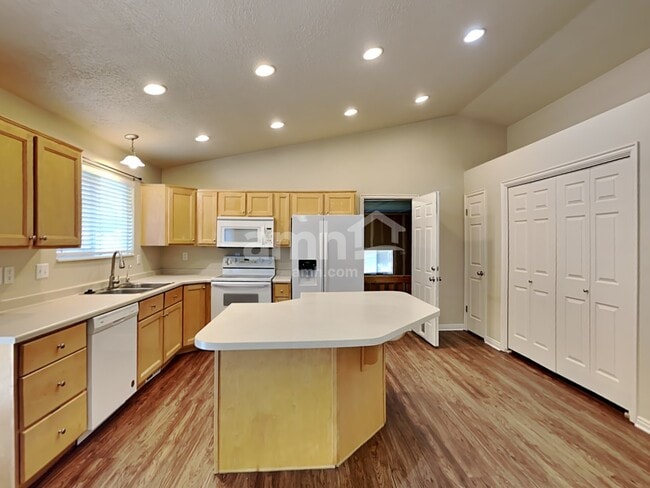 Building Photo - 182 S 1125 W