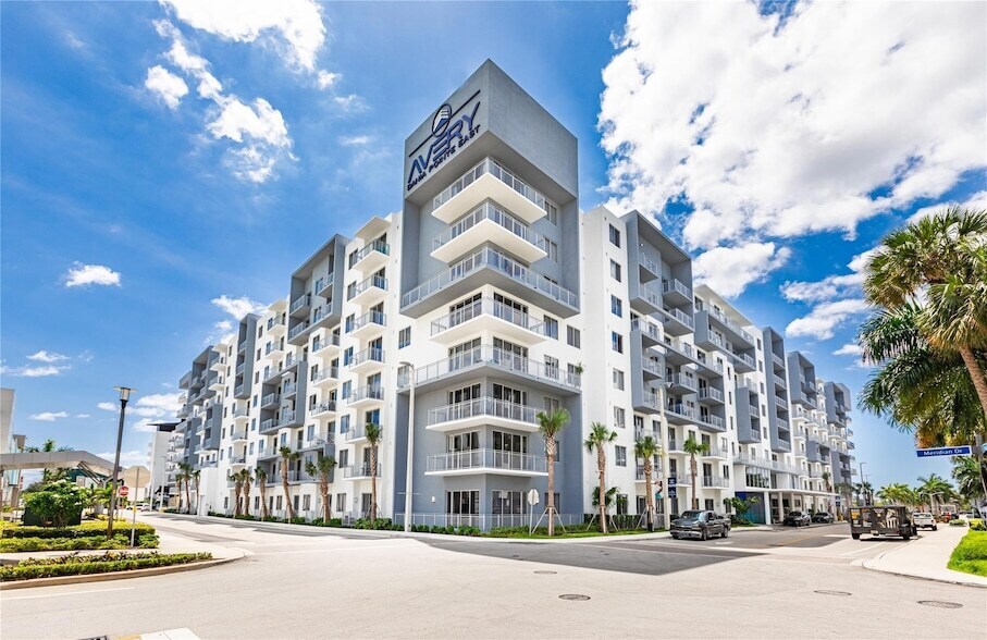 Foto principal - 120 N Compass Way