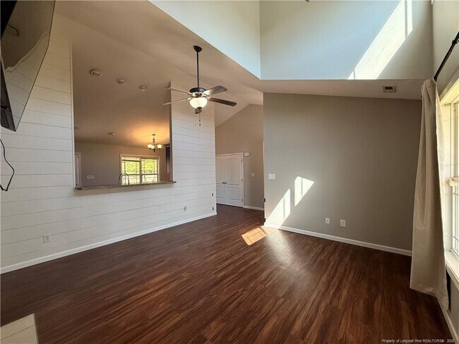 Building Photo - 254 Eclipse Dr