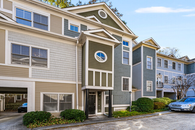 Foto del edificio - 556 Moreland Ave NE