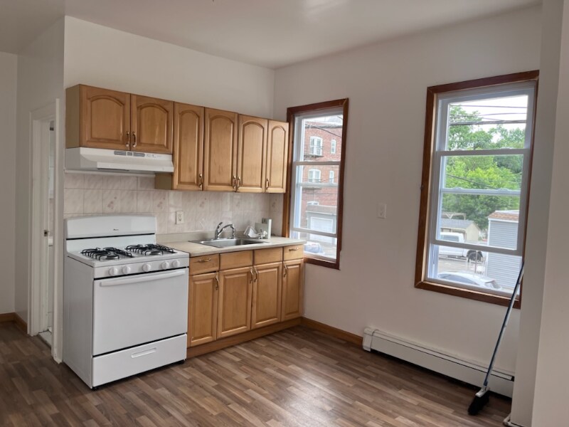 Foto principal - 131 Lake Ave