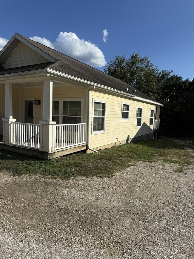 Building Photo - 14162 Hwy P