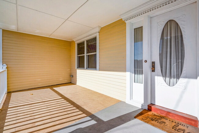 Photo - 59 Oak St House