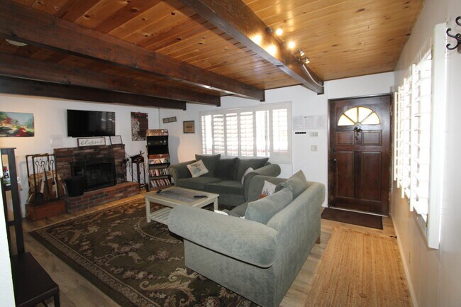 Building Photo - 39957 Forest Rd