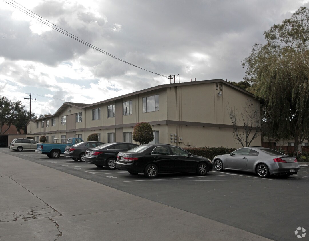 Building Photo - Westpark Apartments