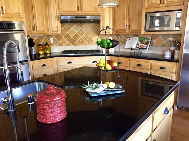 Foto del edificio - 1370 Wildwing Ln