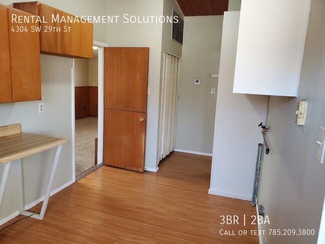 Building Photo - 4304 SW 29th St- 3 BED/1.5 BATH