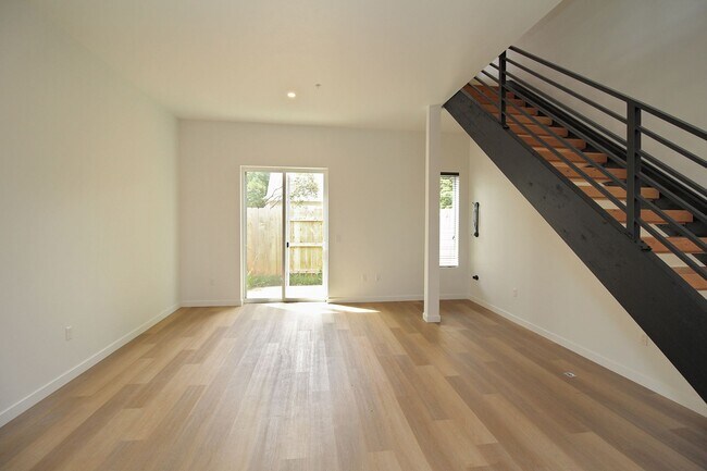 Foto del edificio - 2516 NE Flanders St