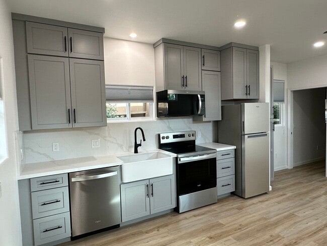 Foto del edificio - Beautiful ADU in great neighborhood