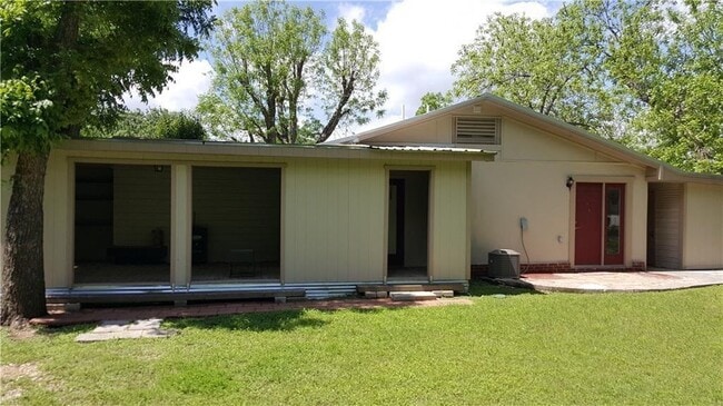 Building Photo - 414 Mill St