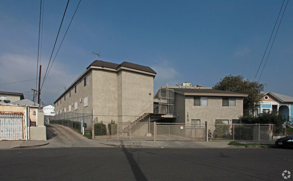 Foto principal - 1815 E 2nd St